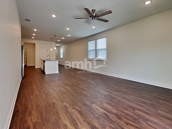 5th image of 608 Onate Cir