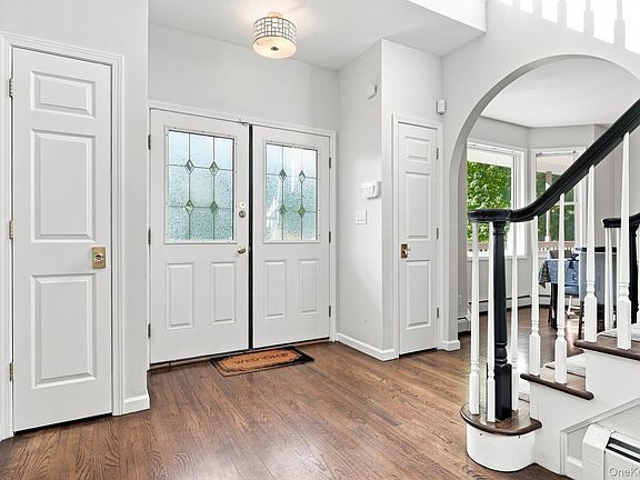 4th image of 2 Belmar Court