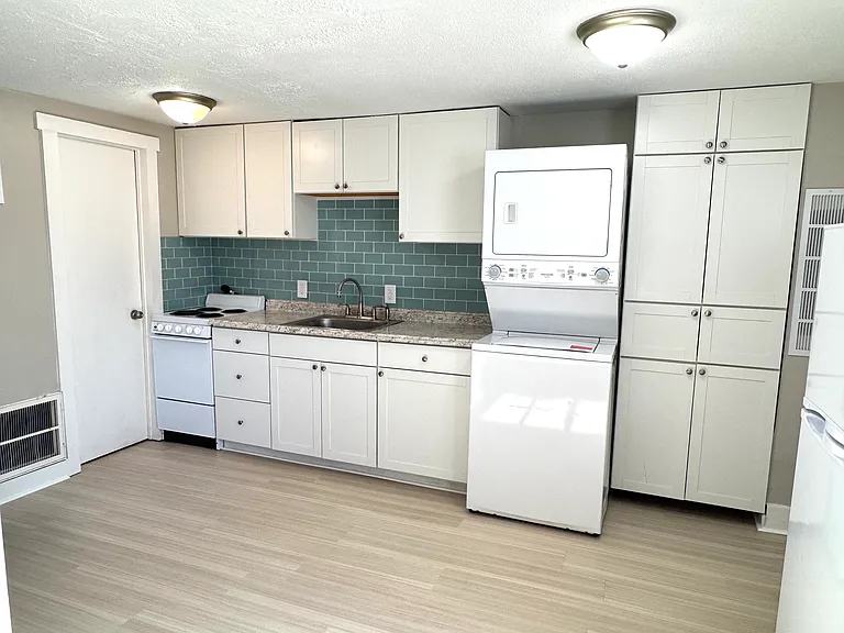214 Myrtle Ave — Photo 6