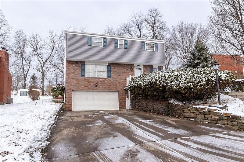 1st image of 942 Vista Glen Dr