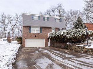 942 Vista Glen Dr, Bethel Park, PA 15102