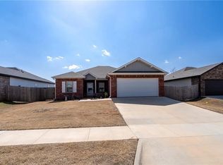 241 Williams Ct, Centerton, AR 72719