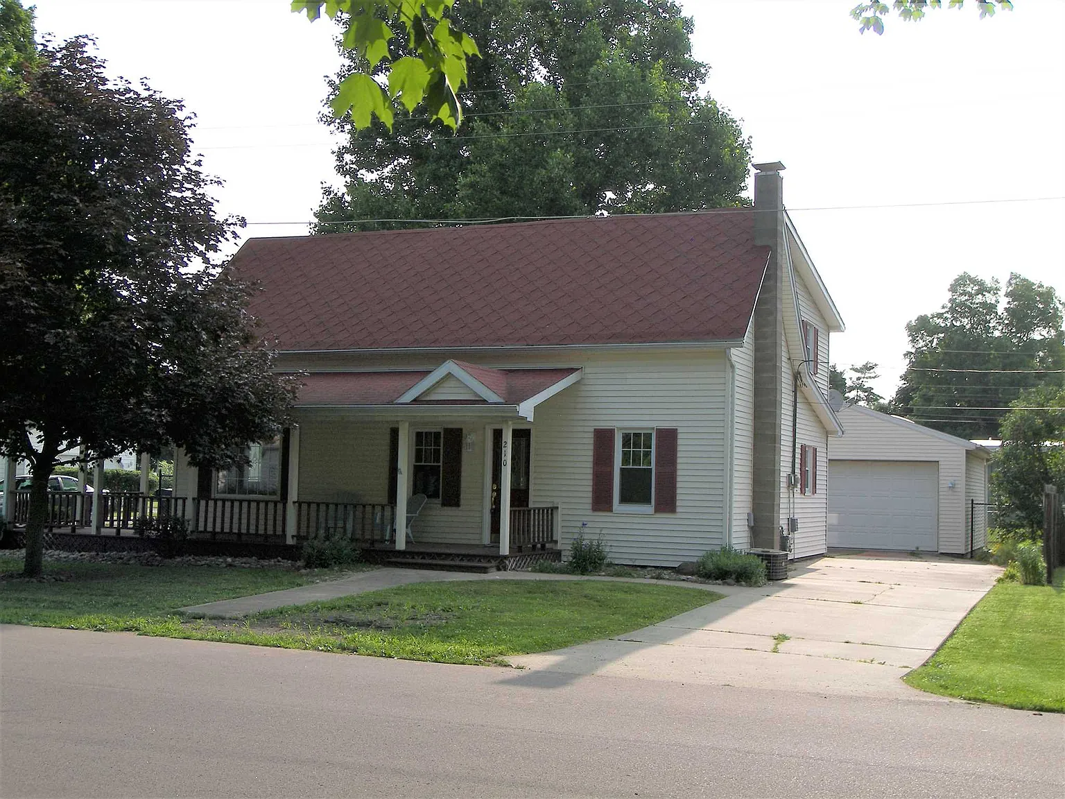 210 N West St photo 1