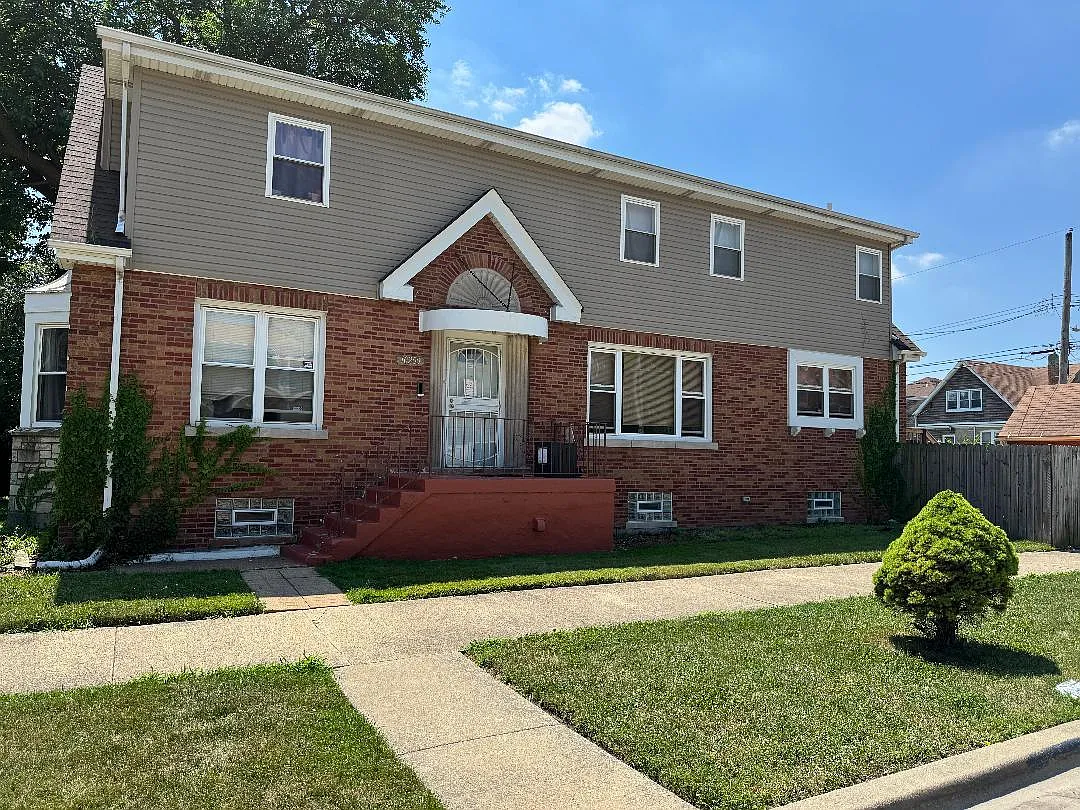 10200 S Rhodes Ave photo 1