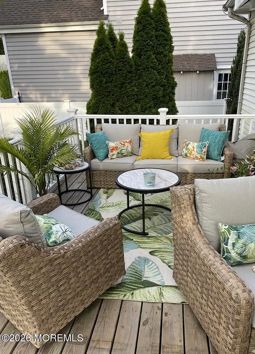 3 bed, 1.5 bath, 1398 sqft, $5,000 — Photo 4