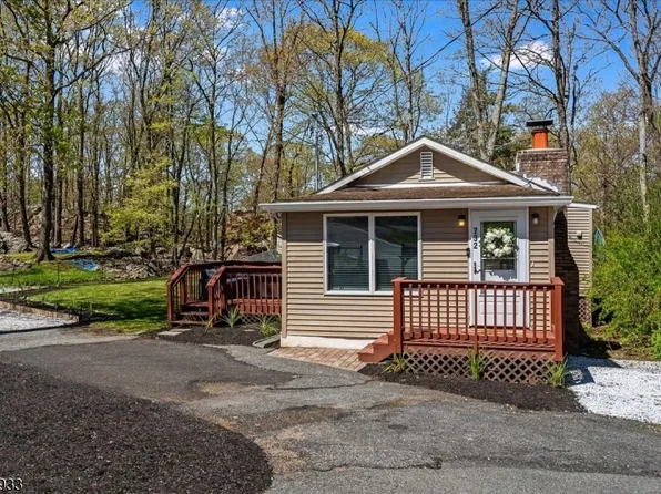 732 Brooklyn Mountain Rd, Hopatcong Boro, NJ 07843