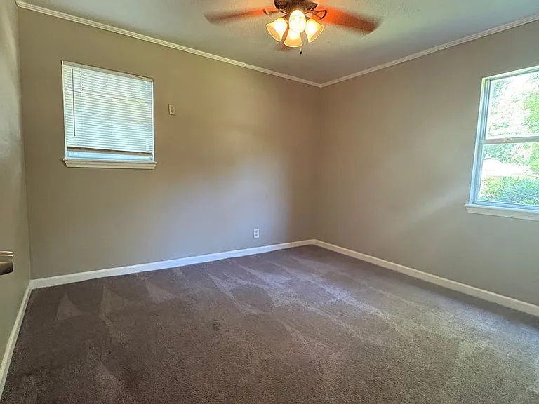 6301 Canal Blvd — Photo 12