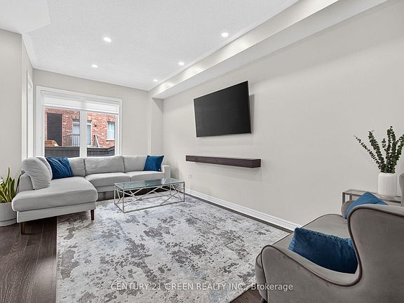 5th image of 27 Padbury Trl