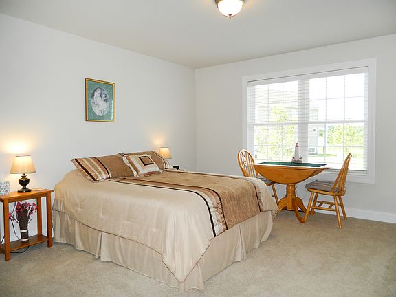 Spacious 2nd Bedroom