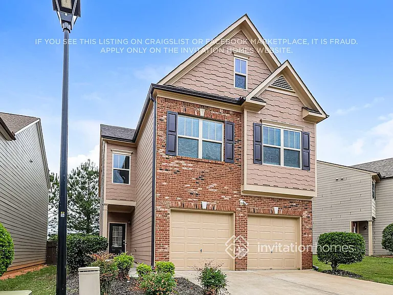 3911 Lake Manor Way — Photo 4