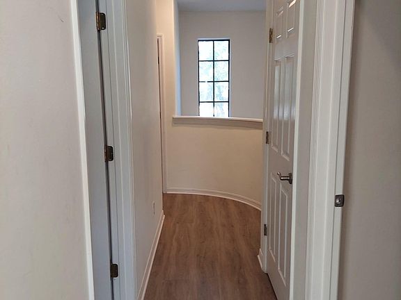 3rd image of 3250 Windsor Lake Cir #3250