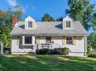 33 Archung Rd, Wayne, NJ 07470