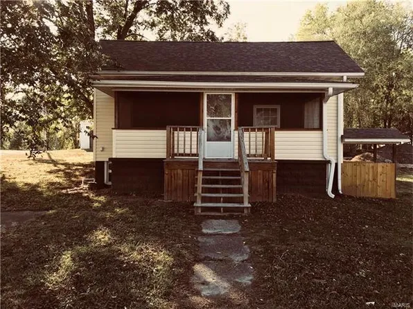 707 Main St, Keyesport, IL 62253