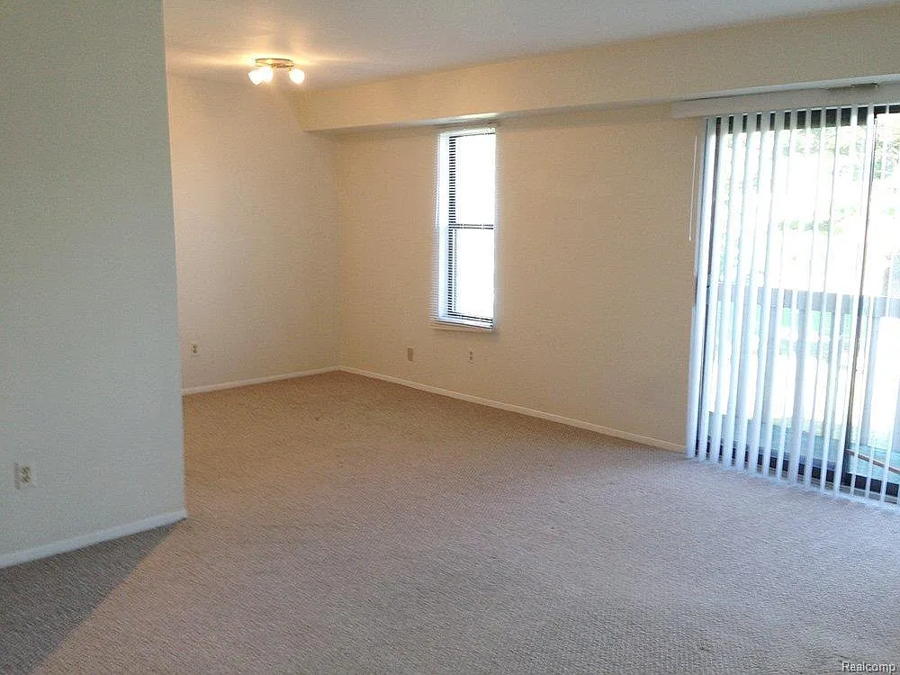 31993 W Twelve Mile Rd — Photo 1