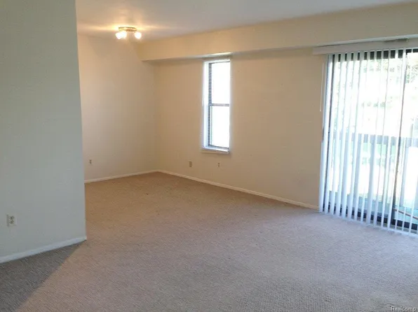 31993 W Twelve Mile Rd, Farmington, MI