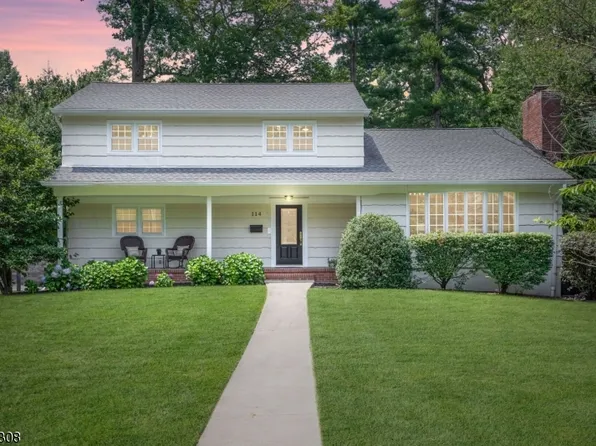 114 Chestnut Hill Dr, Berkeley Heights Twp., NJ 07974