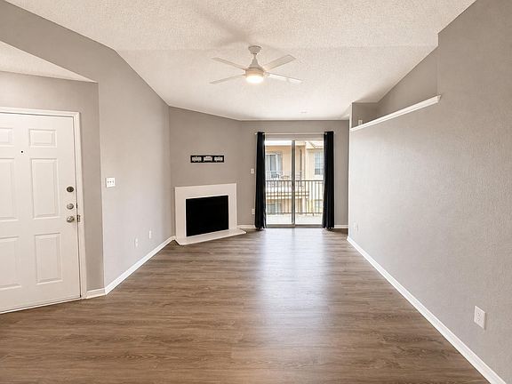 3rd image of 2121 Hepburn St APT 810