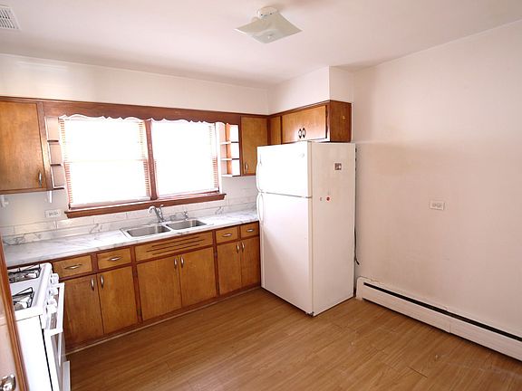 5th image of 5201 W Wellington Ave #1E