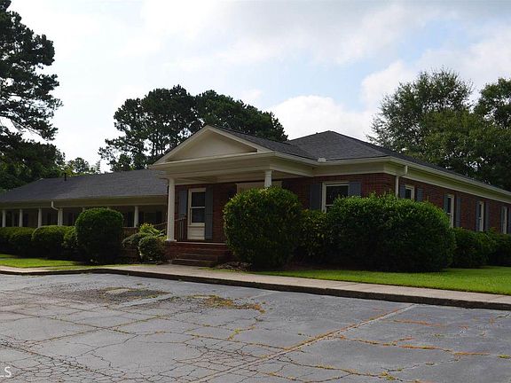 2nd image of 490 Bradley Dr