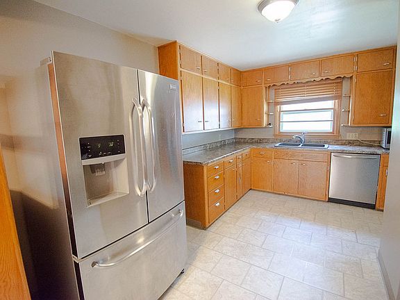 5th image of 711 7th St NW