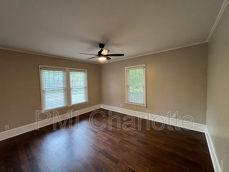 1525 Browns Ave — Photo 3
