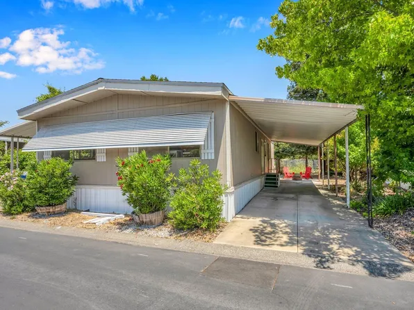 900 N Champagne Circle, Calistoga, CA 94515