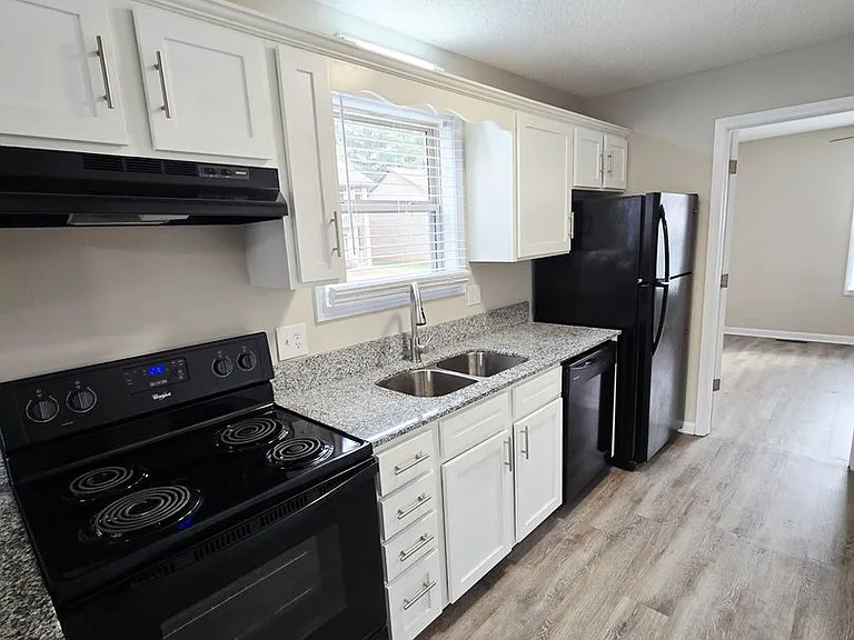Country Shores Apartments — Photo 19
