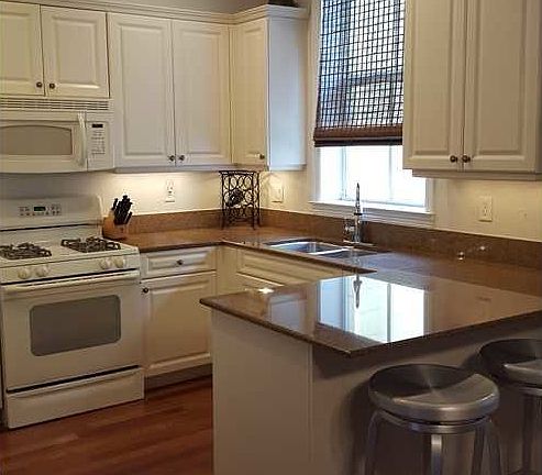3rd image of 512 NE 7th Ave