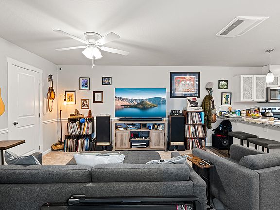 5th image of 7834 Jacqueline Way