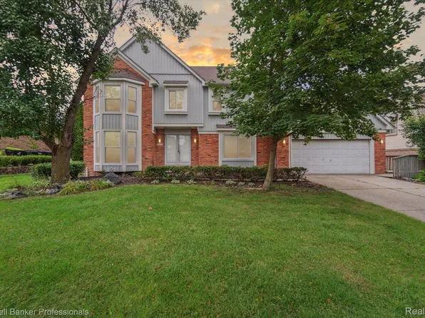 24870 Portsmouth Ave, Novi, MI 48374