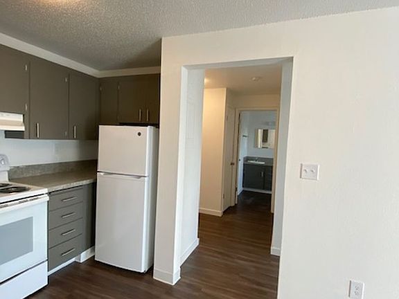 2nd image of 210 Bethel St NE APT 31