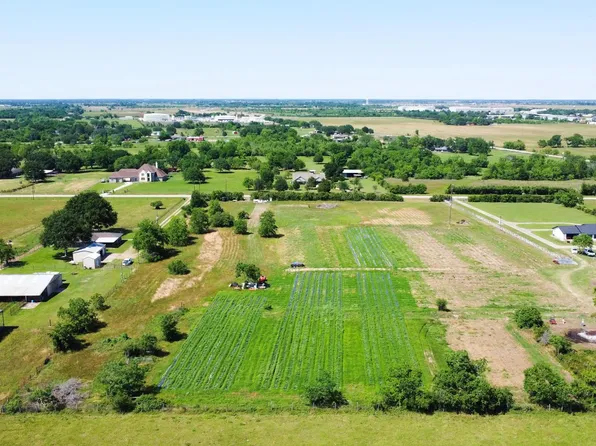 34235 Brumlow Rd, Waller, TX 77484