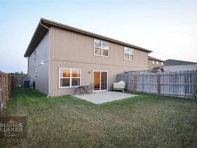 1718 Sutter Woods Rd — Photo 17