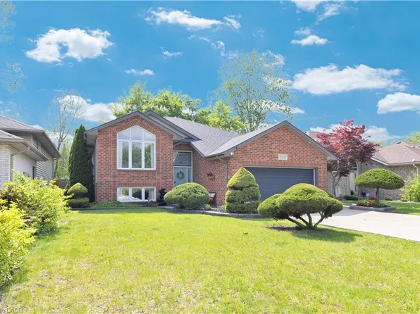 2227 Saint Clair Ave, Windsor, ON N9B 3W4
