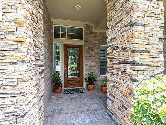 3rd image of 25605 Thornhill Creek Ct