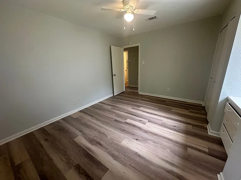 443 Janet Ln — Photo 14