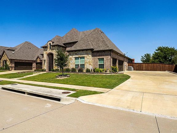 3rd image of 8344 Saddlebrook Dr