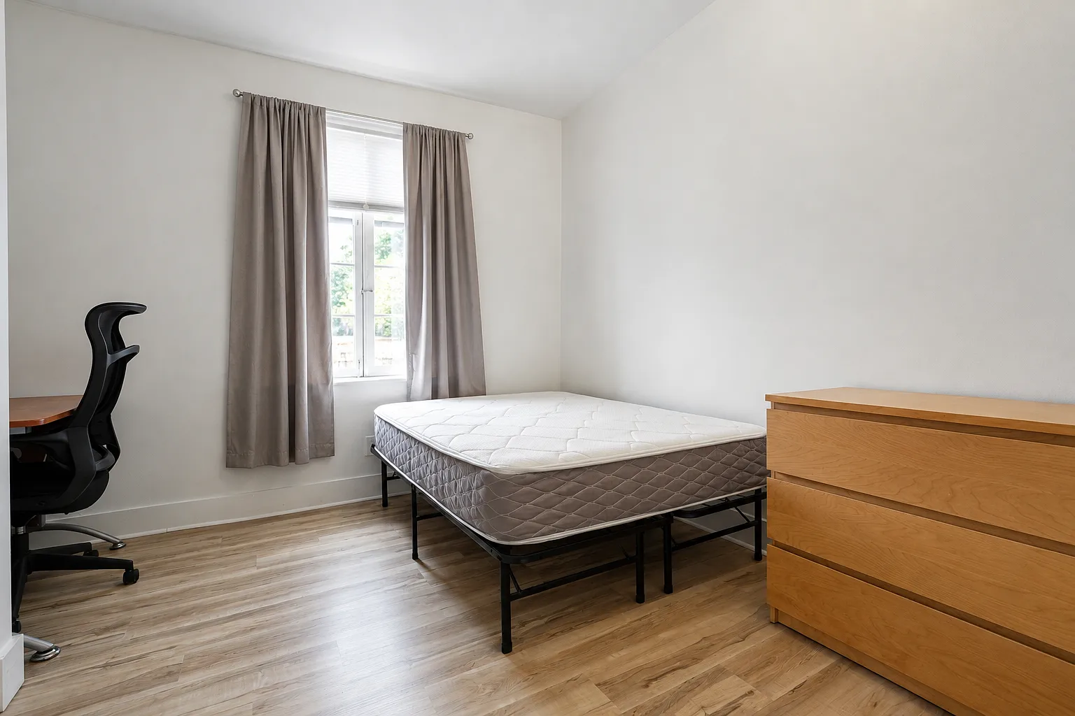 2 bed, 700 sqft, $1,795 — Photo 1