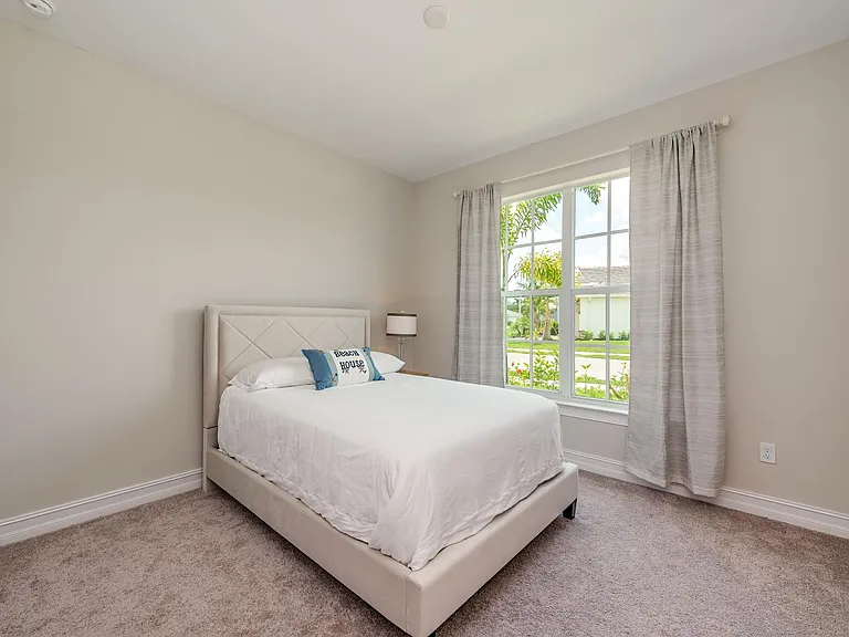 339 Tamarindo Ln — Photo 10