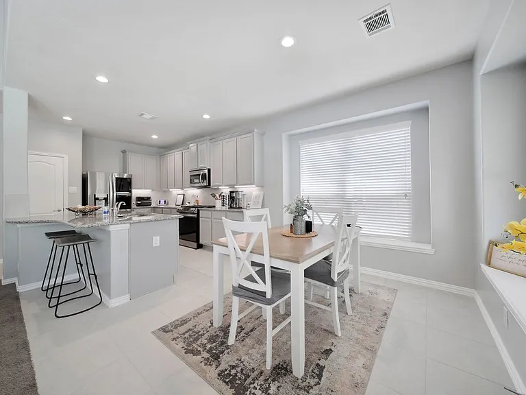 26028 Hasting Ridge Ln — Photo 11
