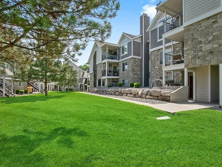 Broadmoor Village — Photo 42