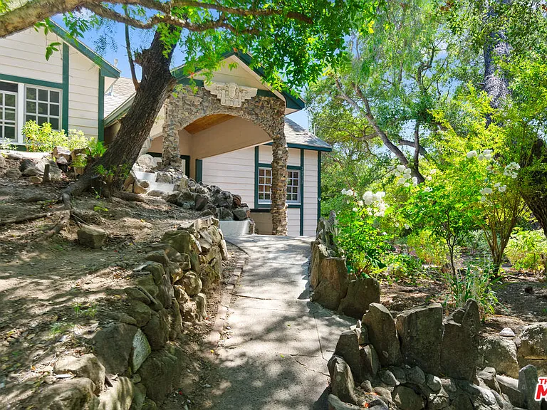 20912 Fontaine Rd — Photo 3