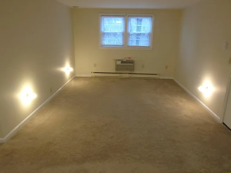 2 Lions Ave — Photo 10