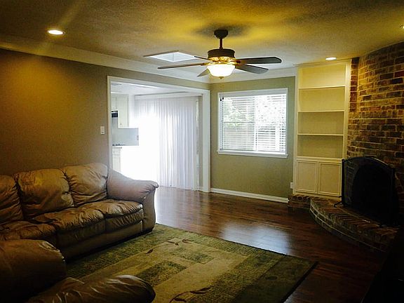 3rd image of 16318 Hickory Knoll Dr