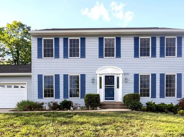 1431 Kingstream Dr, Herndon, VA 20170