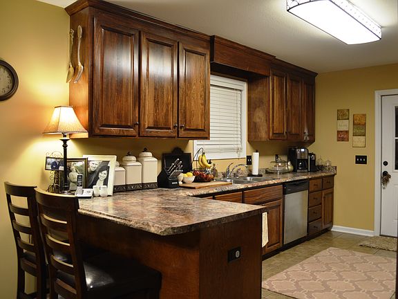 5th image of 211 Winterberry Way