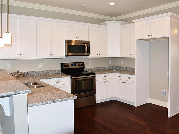 4th image of 1759 Stonebriar Dr NE #43D