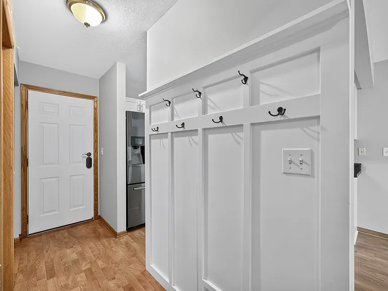 1110 Rose Dr — Photo 15