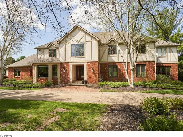 3611 N Fork Dr, Akron, OH 44333