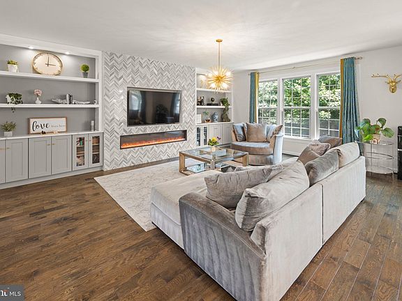 3rd image of 9077 Bear Branch Pl